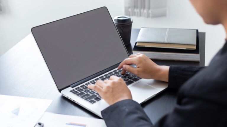 Kako otvoriti firmu kao stranac u Srbiji – Detaljan vodič kroz pravne i administrativne korake