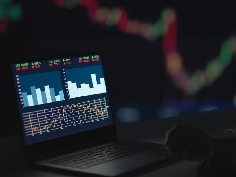 Osoba koristi brokerski račun