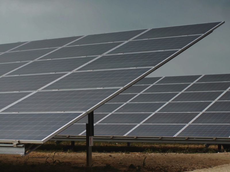 postavljeni solarni paneli