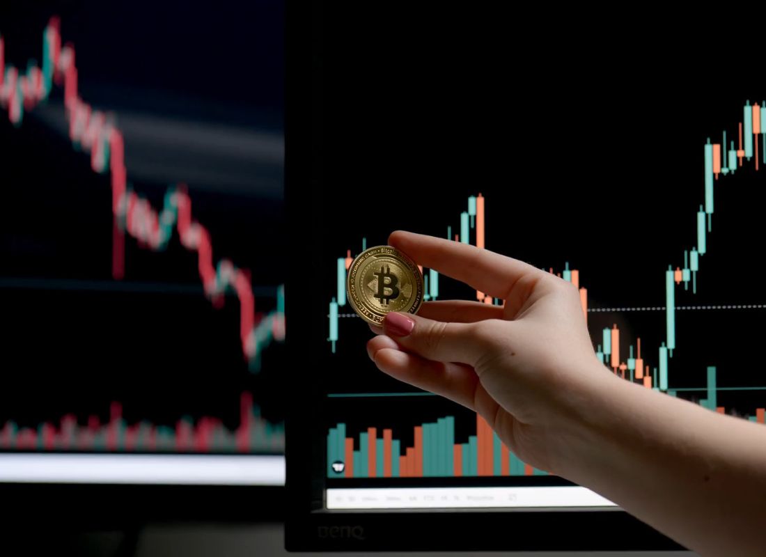 bitkoin i praćenje cene na pozadini