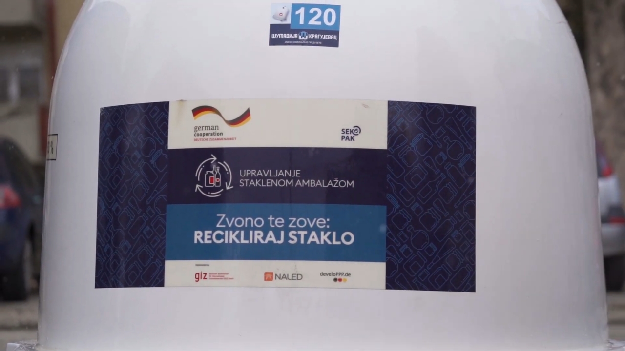 Kontejner kompanije Sekopak namenjen za reciklažu staklene ambalaže